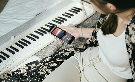 スマートフォン/タブレット内のお気に入りの楽曲を迫力あるスピーカーシステムで再生