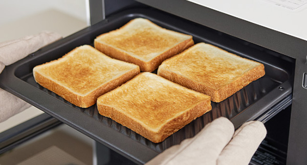 毎日のトーストが、裏返し不要で両面焼ける