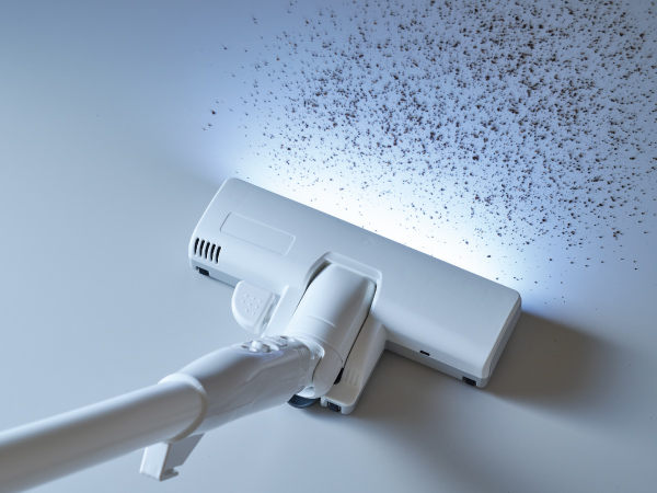 LEDライト搭載で、見えにくいところのゴミもくっきり照らす