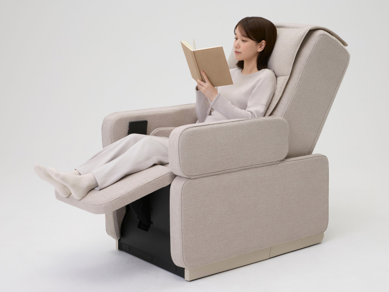 電動リクライニングチェアとしてくつろぎの時間にも